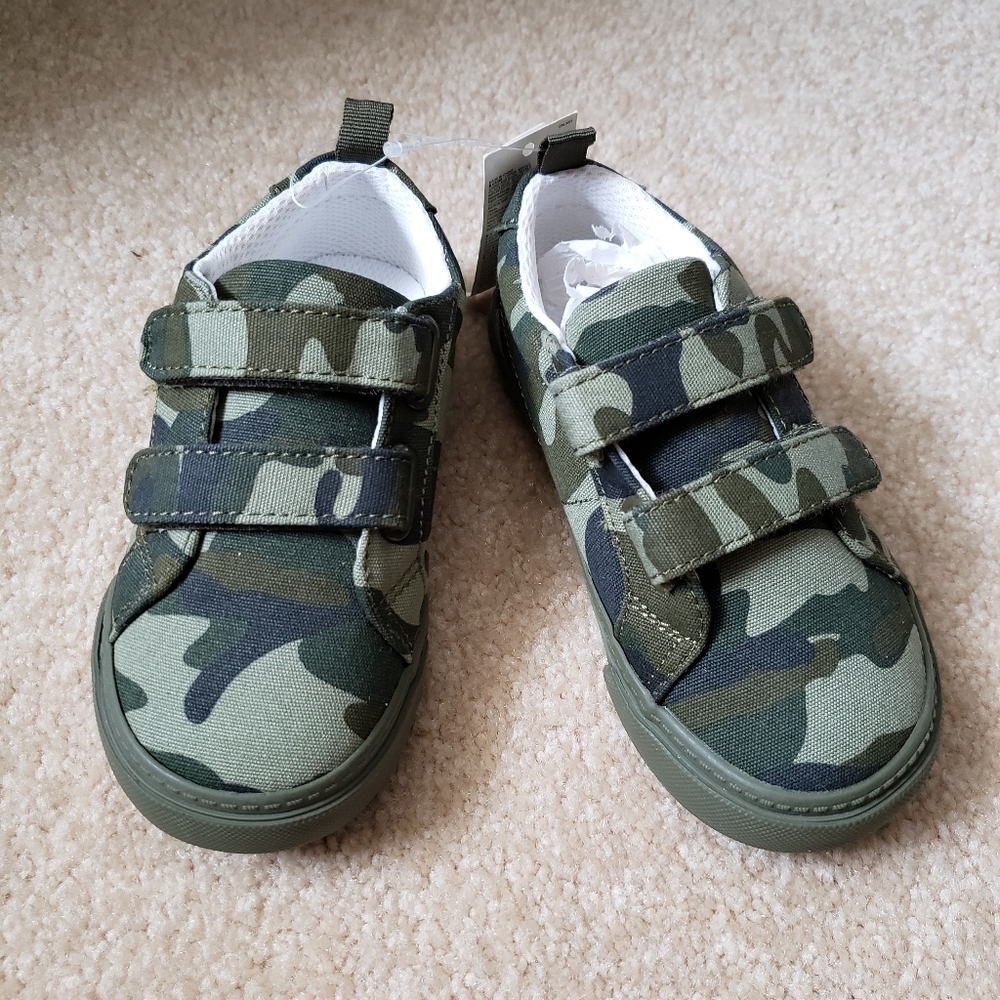 New Gap Size 8 Toddler boys Camo Sneakers